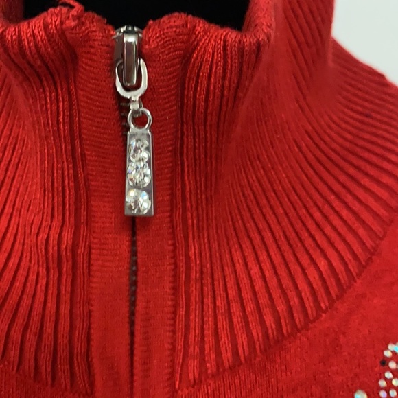 Questions red zipped up sweater cardigan. Size L - Picture 8 of 11